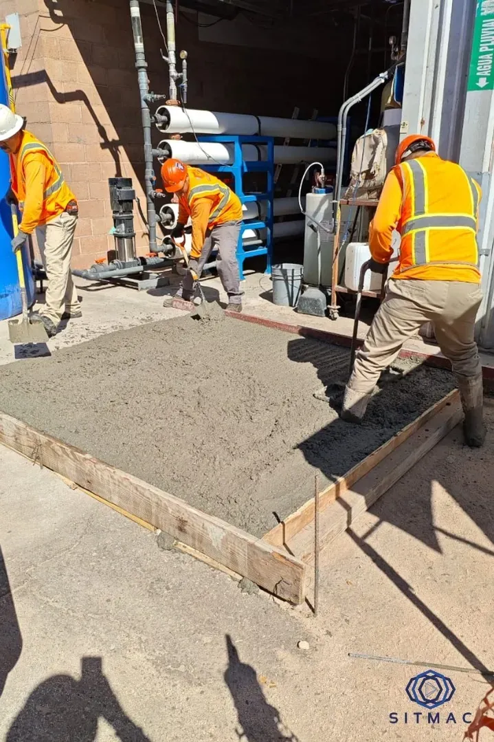 Colado de base de concreto para equipo