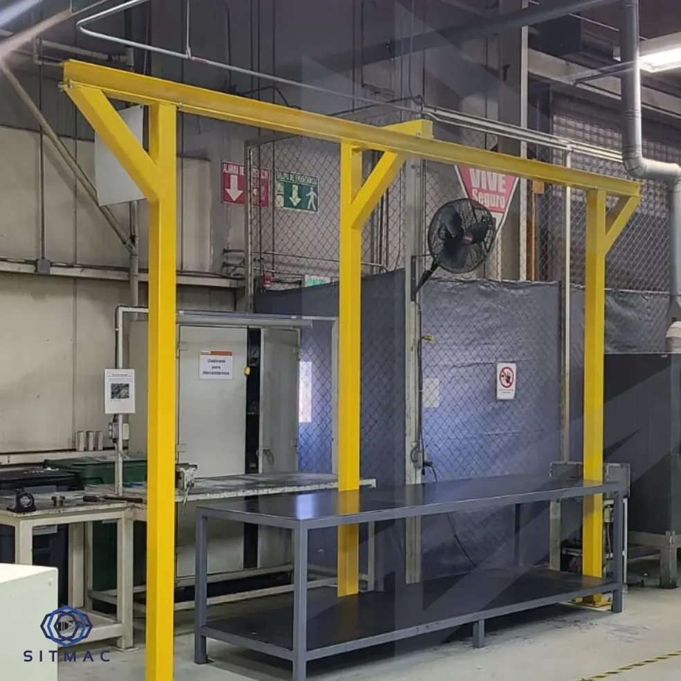 El mismo pórtico con monorriel, ya fabricado e instalado en planta